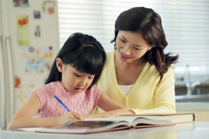 TUYÊN TRUYỀN KIẾN THỨC NUÔI DẠY CON THEO KHOA HỌC